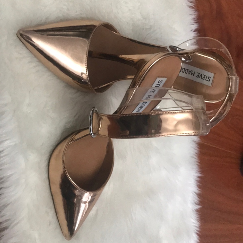 Gently used Gold Steve Madden pumps
